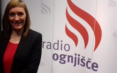 Intervju na radiu ognjišče: ČE SMO GOTOVI VASE, ČEPRAV UOKVIRJENI, SMO SVOBODNI.